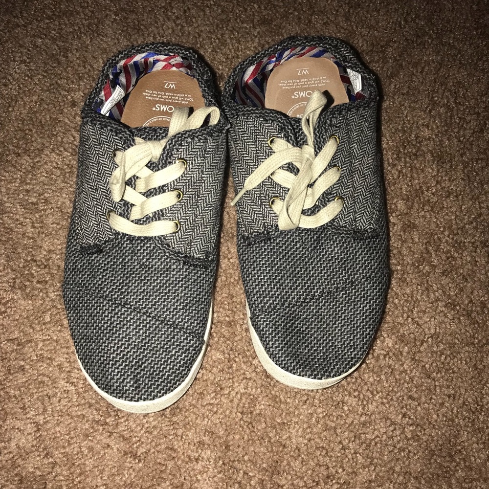 Toms women’s sneakers